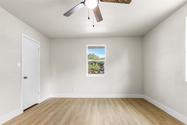 810 W Denison Drive, Robinson, TX 76706