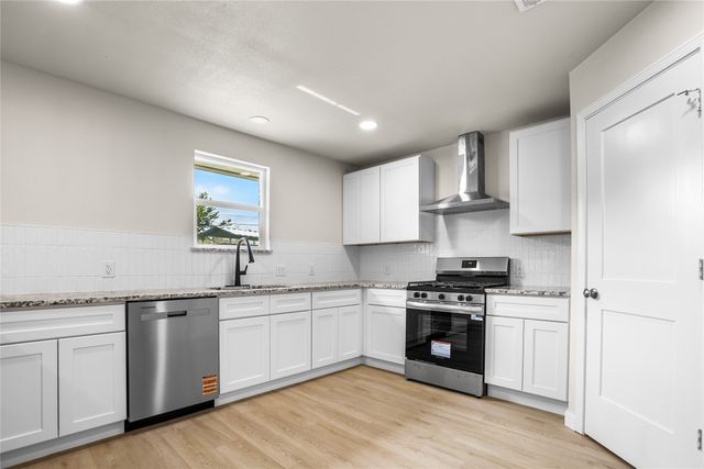 810 W Denison Drive, Robinson, TX 76706