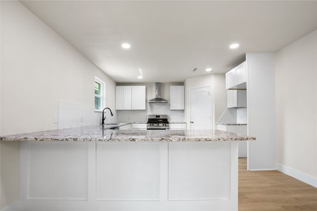 810 W Denison Drive, Robinson, TX 76706