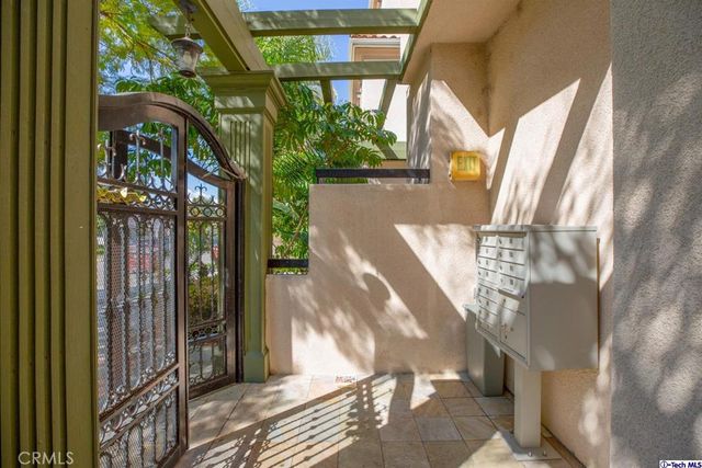 333 Milford Street 105, Glendale, CA 91203