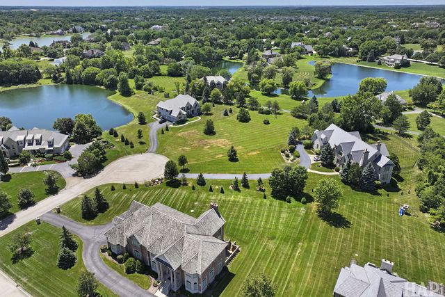 12 Leanda Court, South Barrington, IL 60010