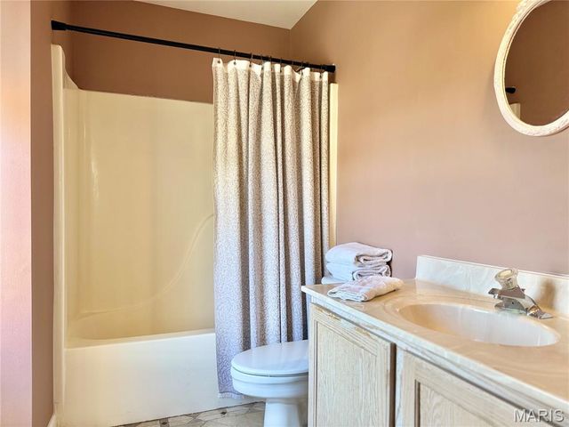 206 Summerwood Court, Moscow Mills, MO 63362