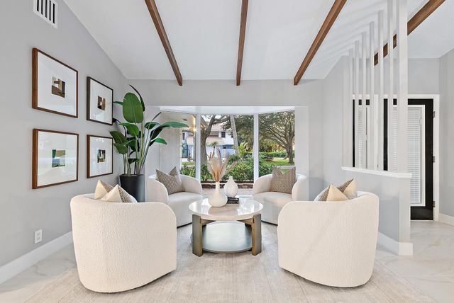 9 Old Fence Road, Palm Beach Gardens, FL 33418