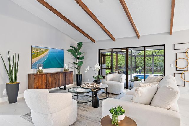 9 Old Fence Road, Palm Beach Gardens, FL 33418