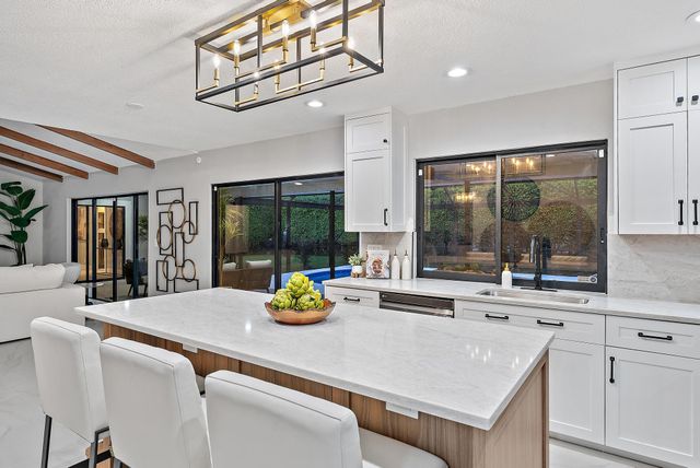 9 Old Fence Road, Palm Beach Gardens, FL 33418