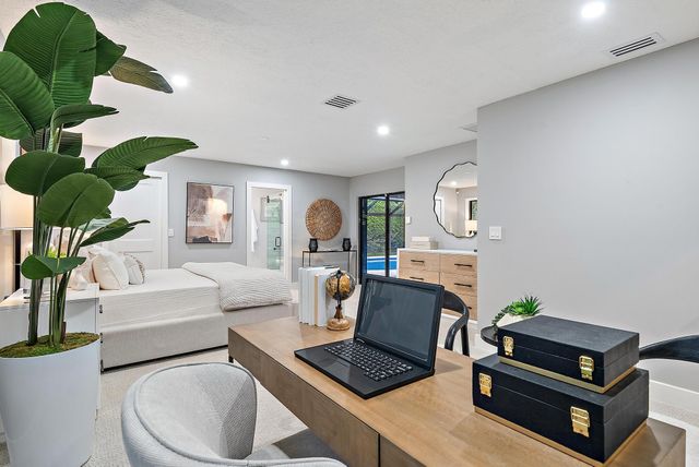 9 Old Fence Road, Palm Beach Gardens, FL 33418