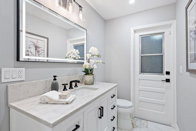 9 Old Fence Road, Palm Beach Gardens, FL 33418