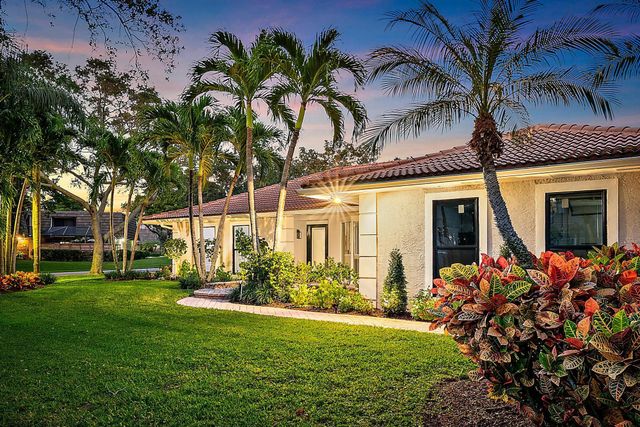 9 Old Fence Road, Palm Beach Gardens, FL 33418