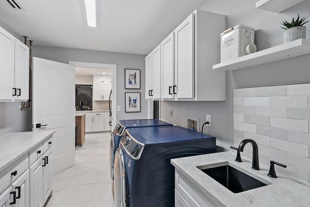 9 Old Fence Road, Palm Beach Gardens, FL 33418