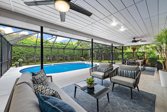 9 Old Fence Road, Palm Beach Gardens, FL 33418