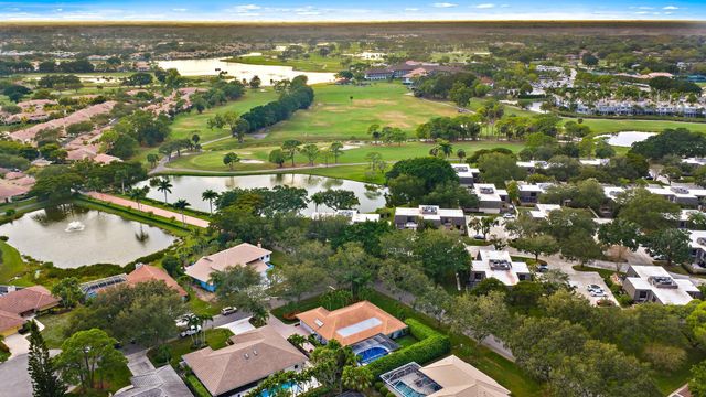 9 Old Fence Road, Palm Beach Gardens, FL 33418