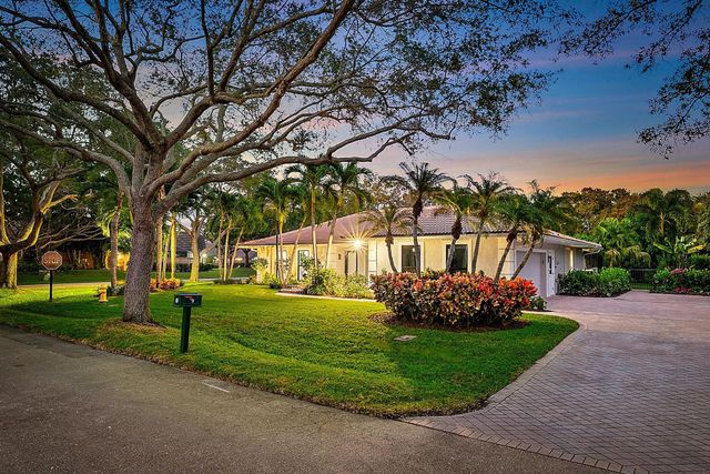 9 Old Fence Road, Palm Beach Gardens, FL 33418