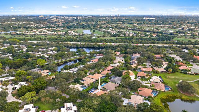 9 Old Fence Road, Palm Beach Gardens, FL 33418