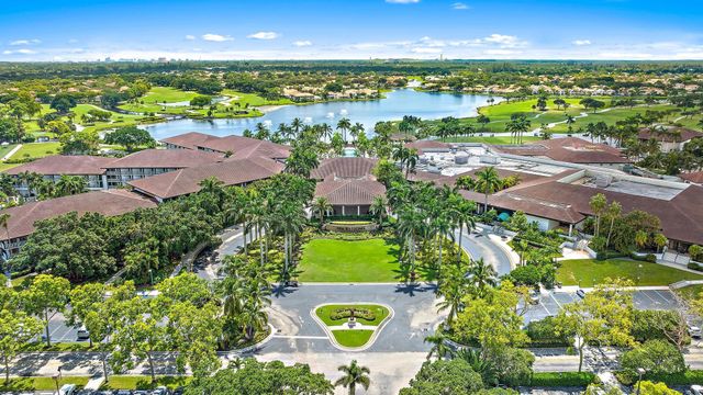 9 Old Fence Road, Palm Beach Gardens, FL 33418