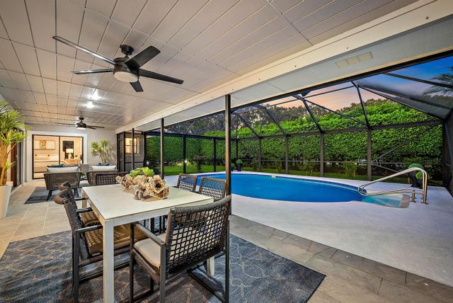 9 Old Fence Road, Palm Beach Gardens, FL 33418