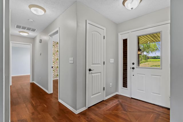 7103 W Farm Road 94, Springfield, MO 65803