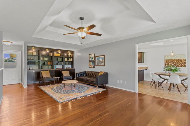 7103 W Farm Road 94, Springfield, MO 65803