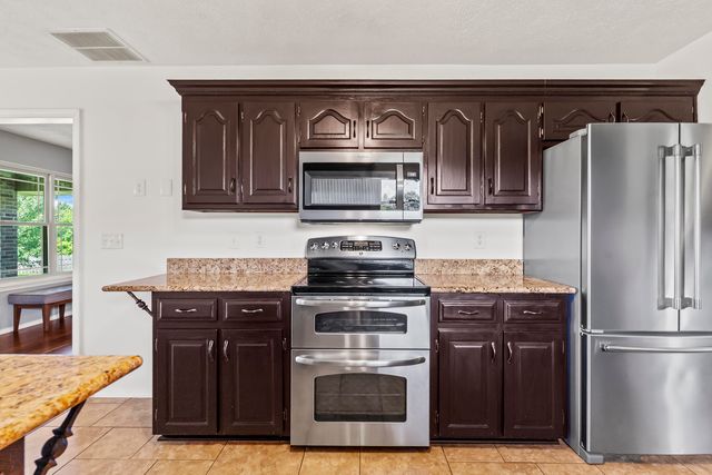 7103 W Farm Road 94, Springfield, MO 65803