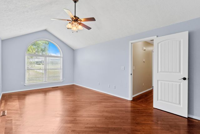7103 W Farm Road 94, Springfield, MO 65803