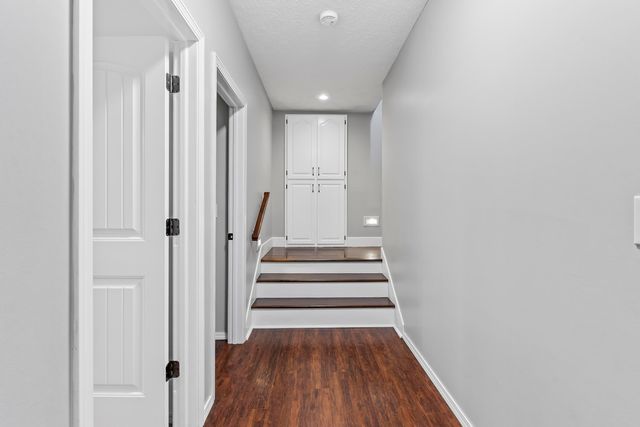 7103 W Farm Road 94, Springfield, MO 65803