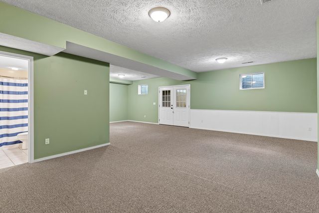7103 W Farm Road 94, Springfield, MO 65803