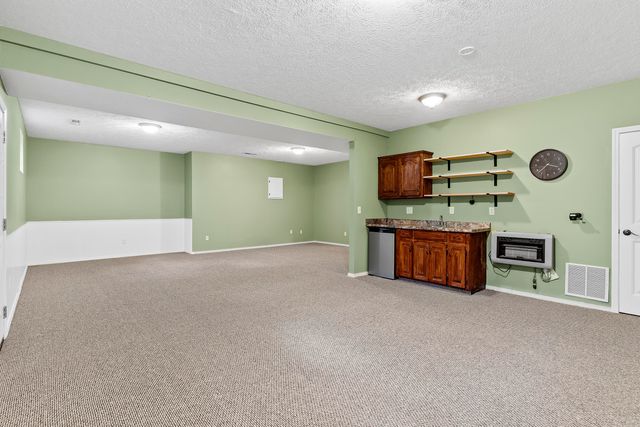 7103 W Farm Road 94, Springfield, MO 65803