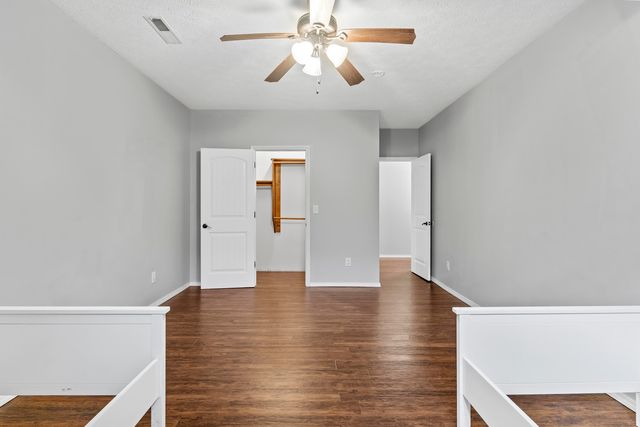 7103 W Farm Road 94, Springfield, MO 65803