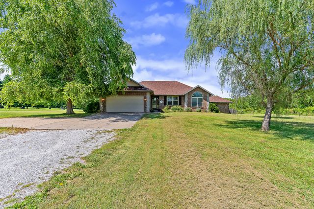 7103 W Farm Road 94, Springfield, MO 65803