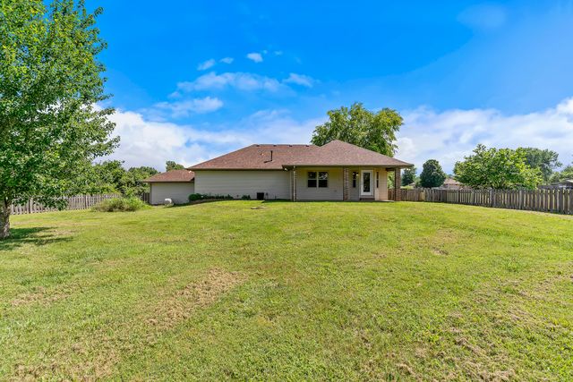 7103 W Farm Road 94, Springfield, MO 65803