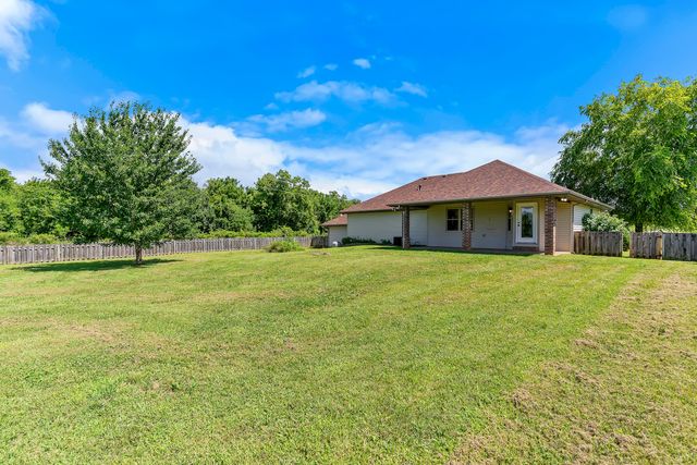 7103 W Farm Road 94, Springfield, MO 65803