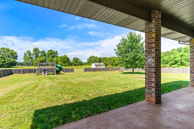 7103 W Farm Road 94, Springfield, MO 65803
