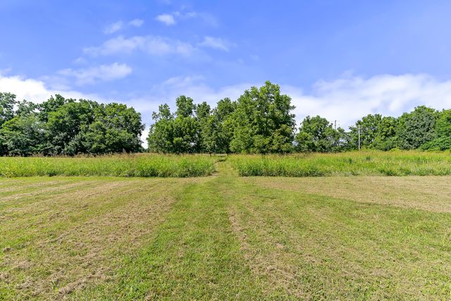 7103 W Farm Road 94, Springfield, MO 65803