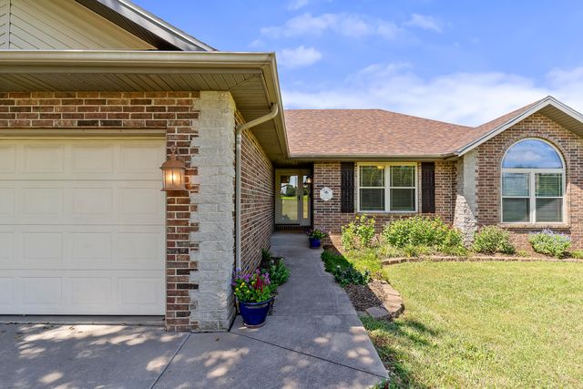 7103 W Farm Road 94, Springfield, MO 65803