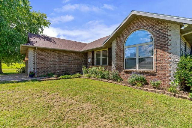 7103 W Farm Road 94, Springfield, MO 65803