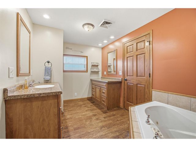 6231 E 600, Gas City, IN 46933