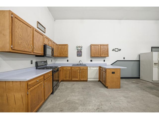 6231 E 600, Gas City, IN 46933