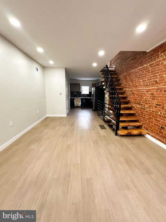 2437 S BEULAH ST, Philadelphia, PA 19148