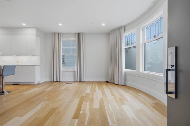 38 Englewood Ave. 2, Boston, MA 02135