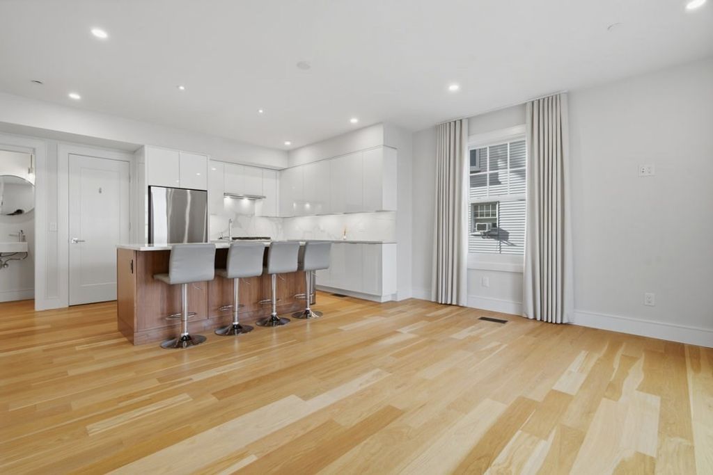 38 Englewood Ave. 2, Boston, MA 02135