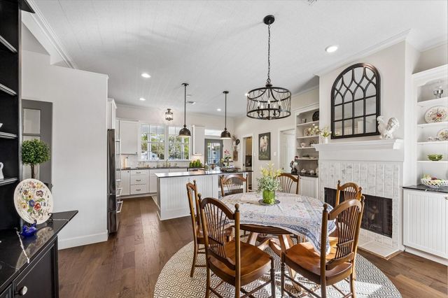 10222 Old Stagecoach Road, Chappell Hill, TX 77426