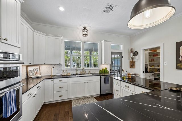 10222 Old Stagecoach Road, Chappell Hill, TX 77426