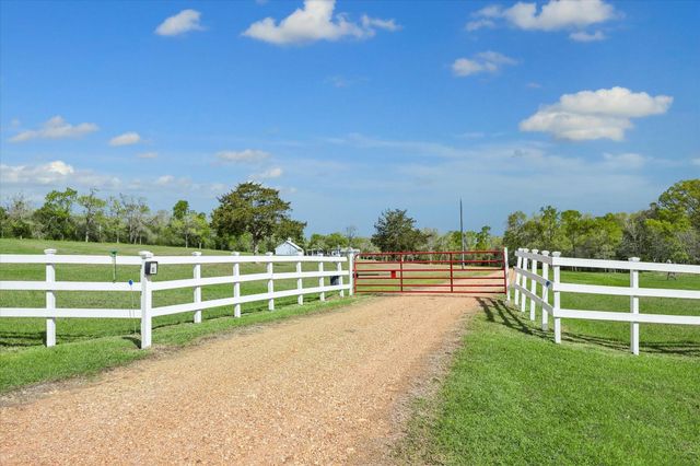 10222 Old Stagecoach Road, Chappell Hill, TX 77426
