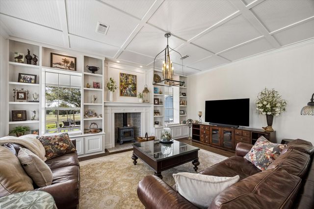 10222 Old Stagecoach Road, Chappell Hill, TX 77426