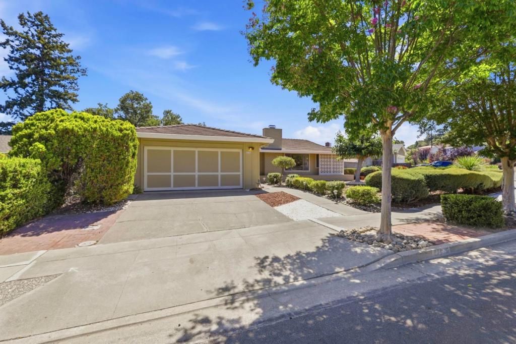 Image 1 of property listing at 11106 Linda Vista Dr, Cupertino, CA 95014