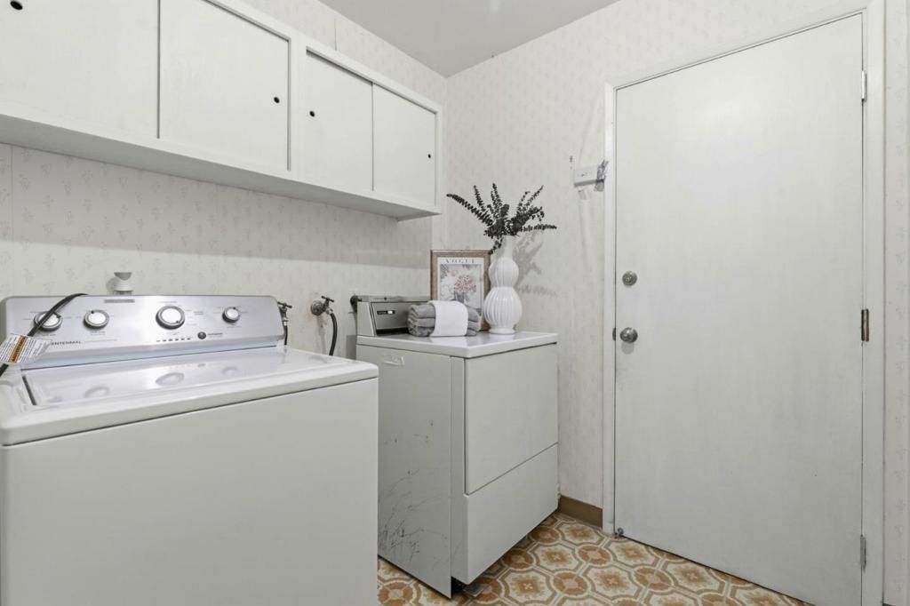 Image 16 of property listing at 11106 Linda Vista Dr, Cupertino, CA 95014