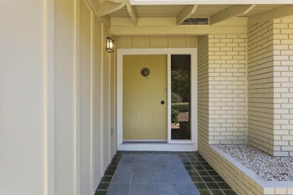 Image 2 of property listing at 11106 Linda Vista Dr, Cupertino, CA 95014