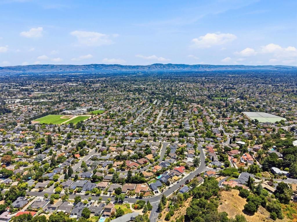 Image 25 of property listing at 11106 Linda Vista Dr, Cupertino, CA 95014
