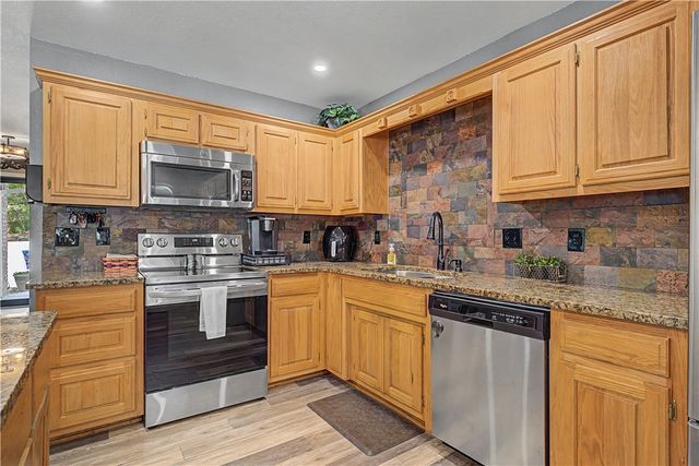 65 Granshire Drive, Bella Vista, AR 72714
