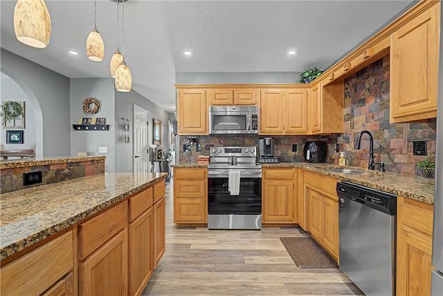 65 Granshire Drive, Bella Vista, AR 72714