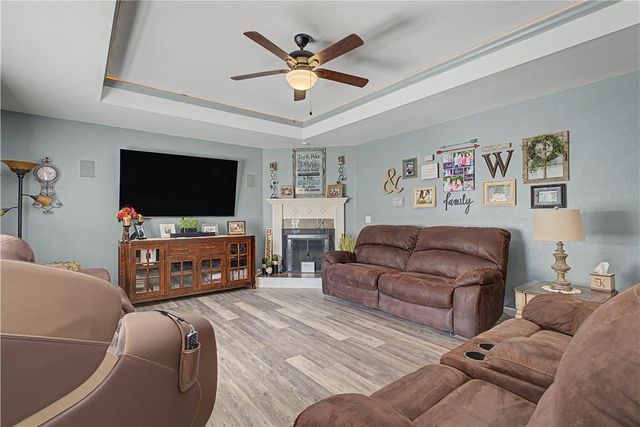 65 Granshire Drive, Bella Vista, AR 72714